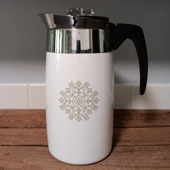 Corningware Kitchen Vintage Corning Ware Avacado Medallion Cup